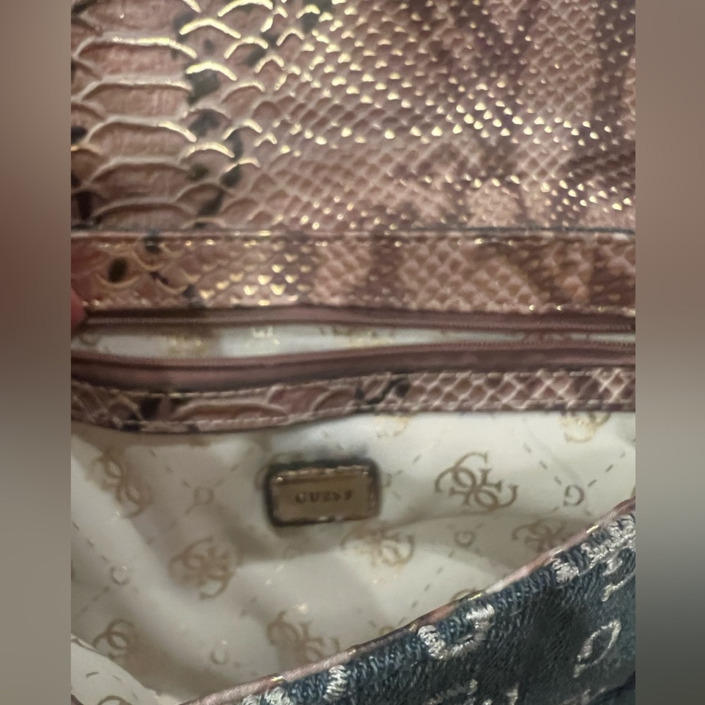 Guess by Marciano 💙 Denim Jacquard Logo Signature Jewels Snake Wallet/Clutch 🤎 - Picture 7 of 10